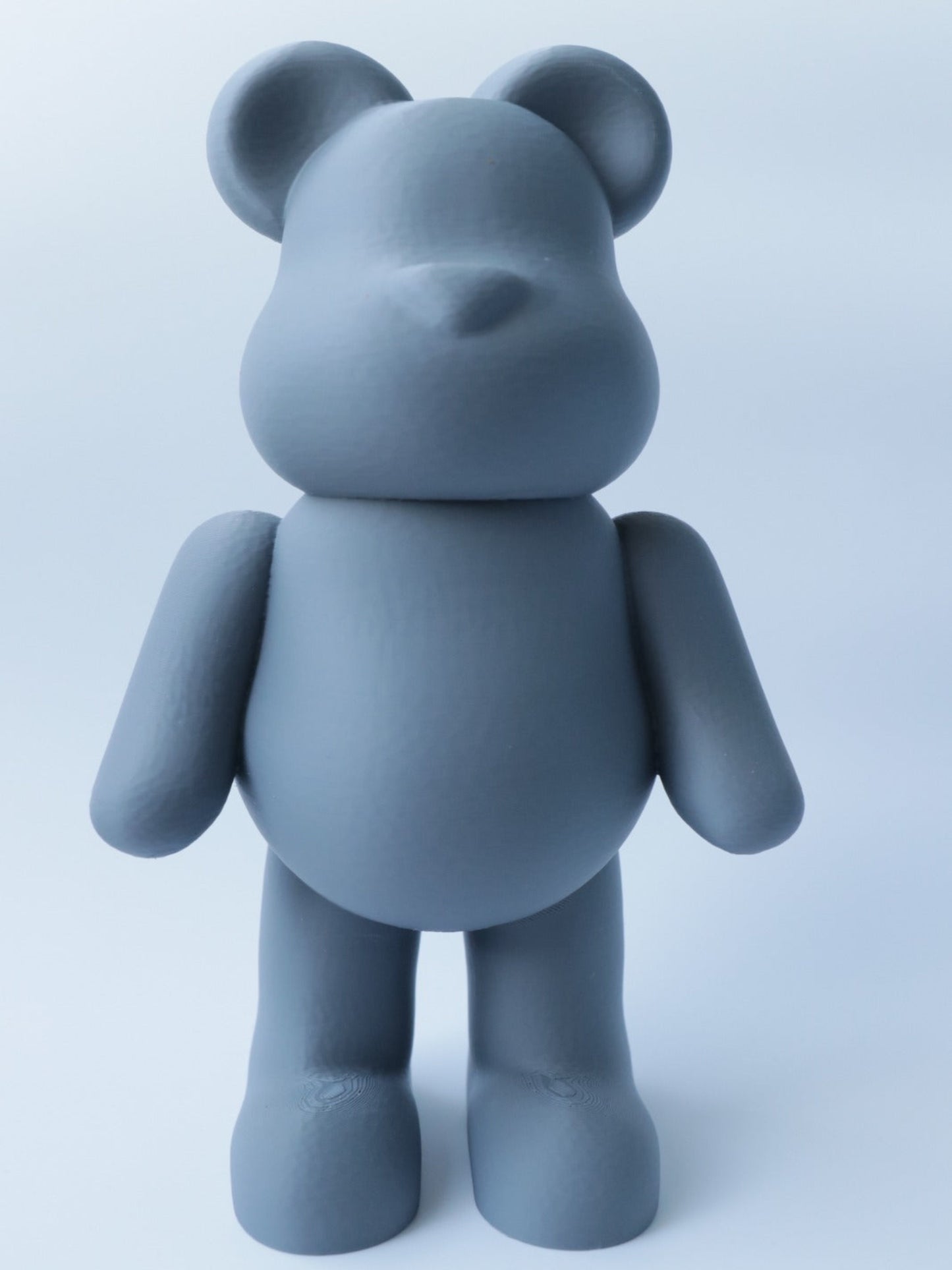 3D geprinte design beer 25cm in Nardo Grijs, modern woonaccessoire voor interieur